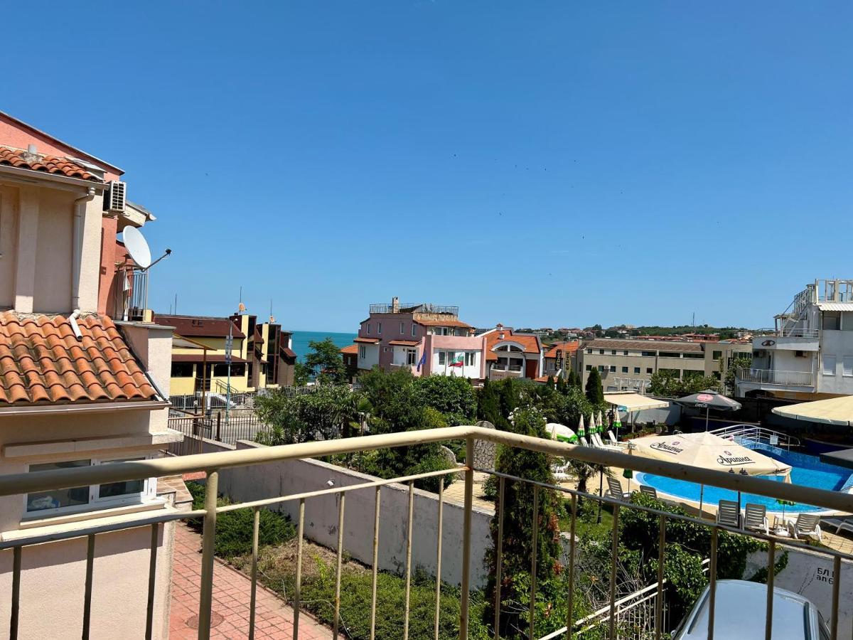Private One-Bedroom Apartment With Balcony In Sozopol By Flat Mаnаger Bagian luar foto